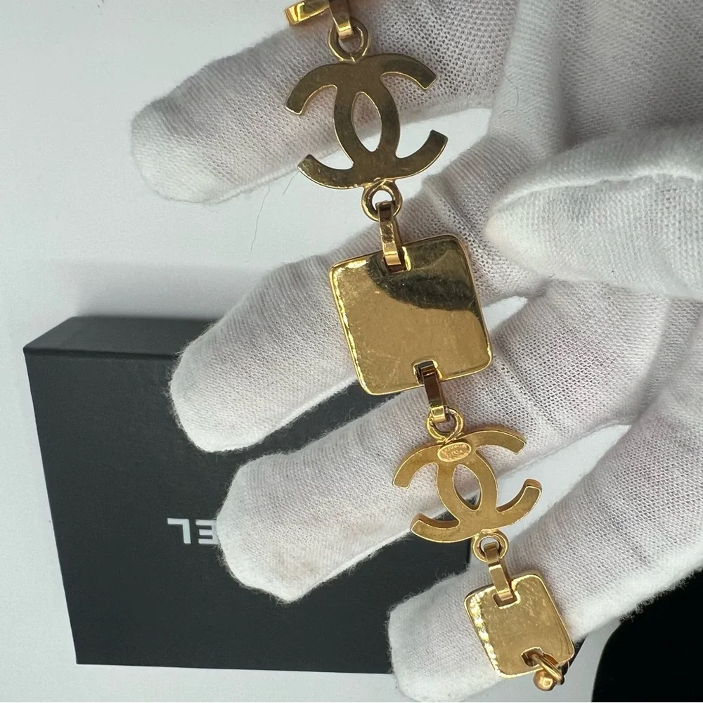 Chanel CC 24k GP bracelet in box - Picture 2 of 9